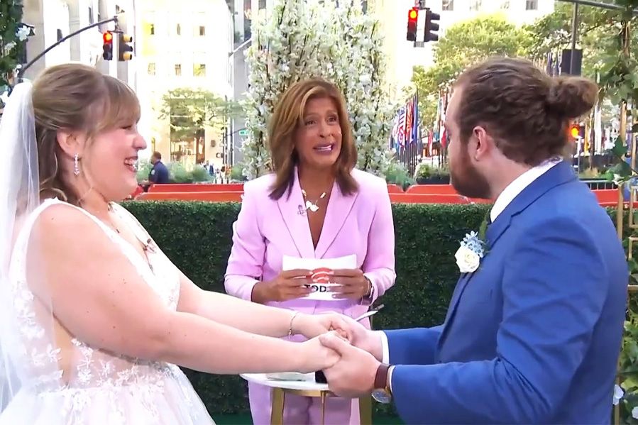 Hoda Kotb officiating wedding live on television