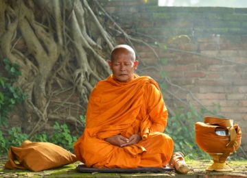 Cambodians Mourn the Loss of Buddhist Leader Tep Vong