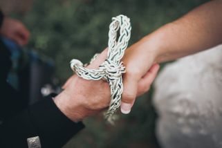 A unity knot